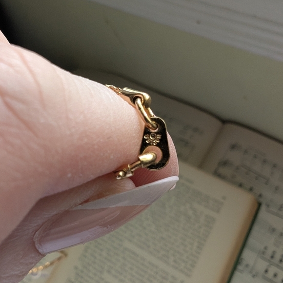 Napier Gold and Green Necklace with Elegant Pendant - Picture 6 of 10